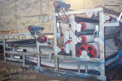 sludge dewatering machine